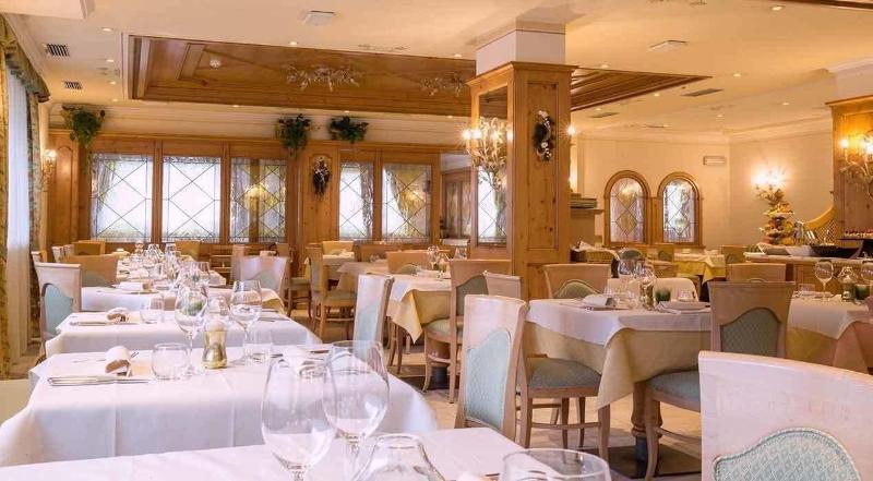 Beverly Alps Hotel & Spa ピンツォーロ エクステリア 写真