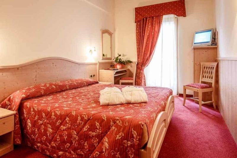 Beverly Alps Hotel & Spa ピンツォーロ エクステリア 写真