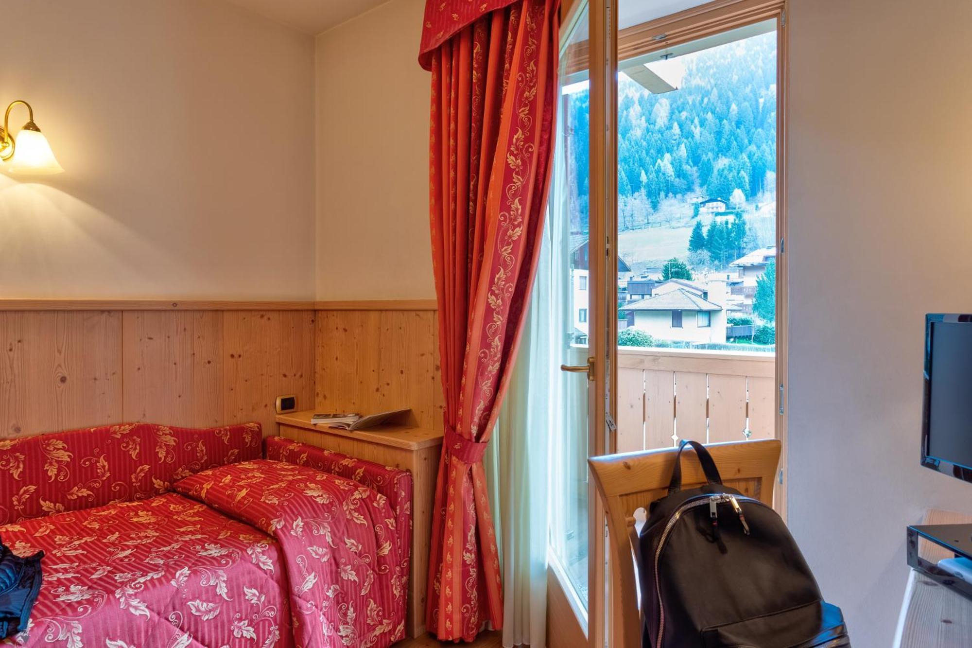 Beverly Alps Hotel & Spa ピンツォーロ 部屋 写真