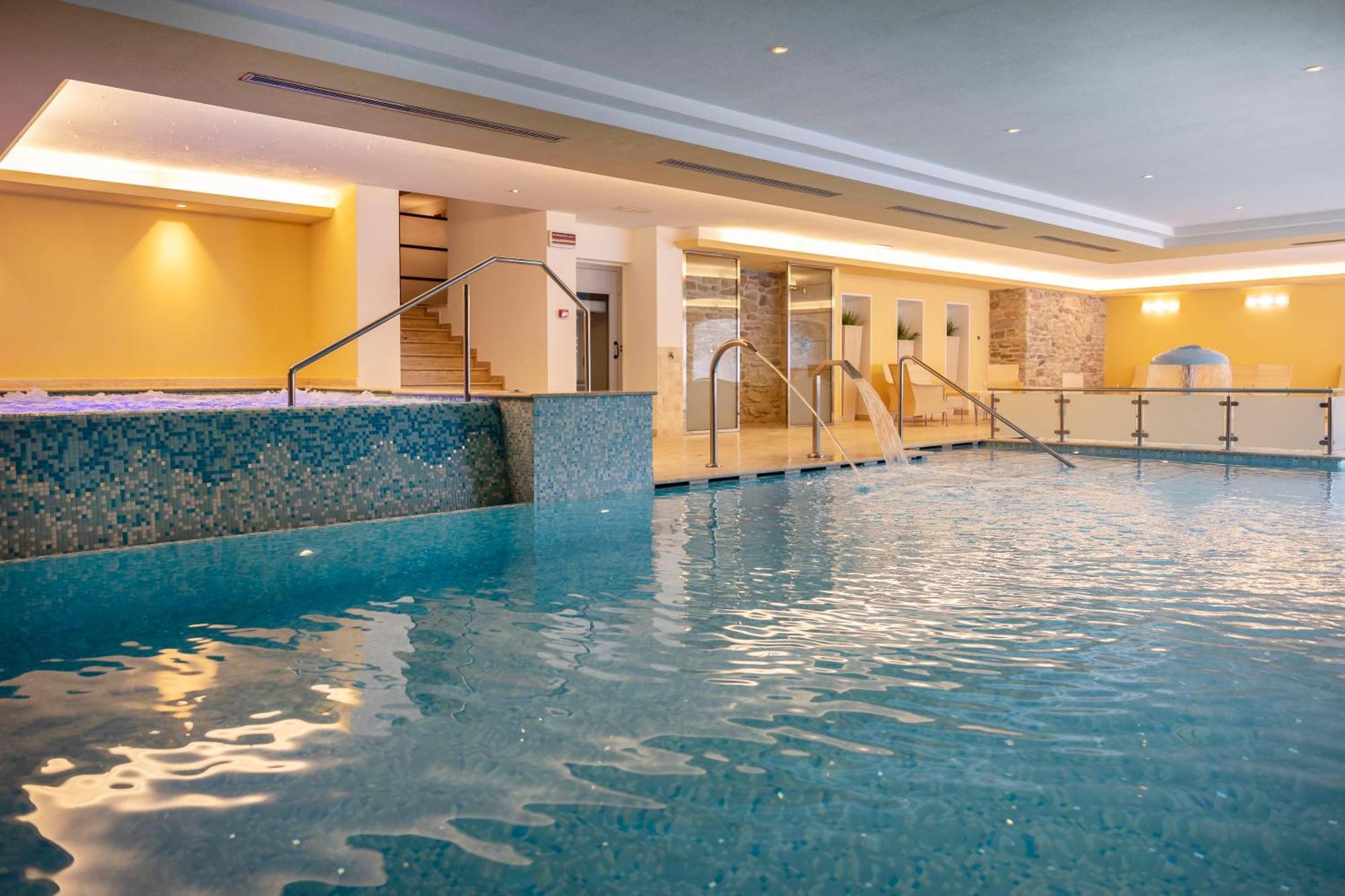 Beverly Alps Hotel & Spa ピンツォーロ エクステリア 写真
