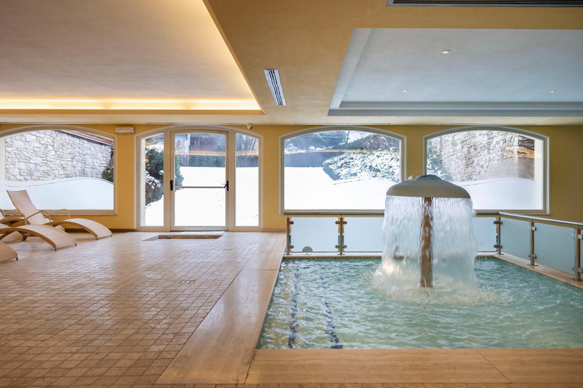Beverly Alps Hotel & Spa ピンツォーロ エクステリア 写真