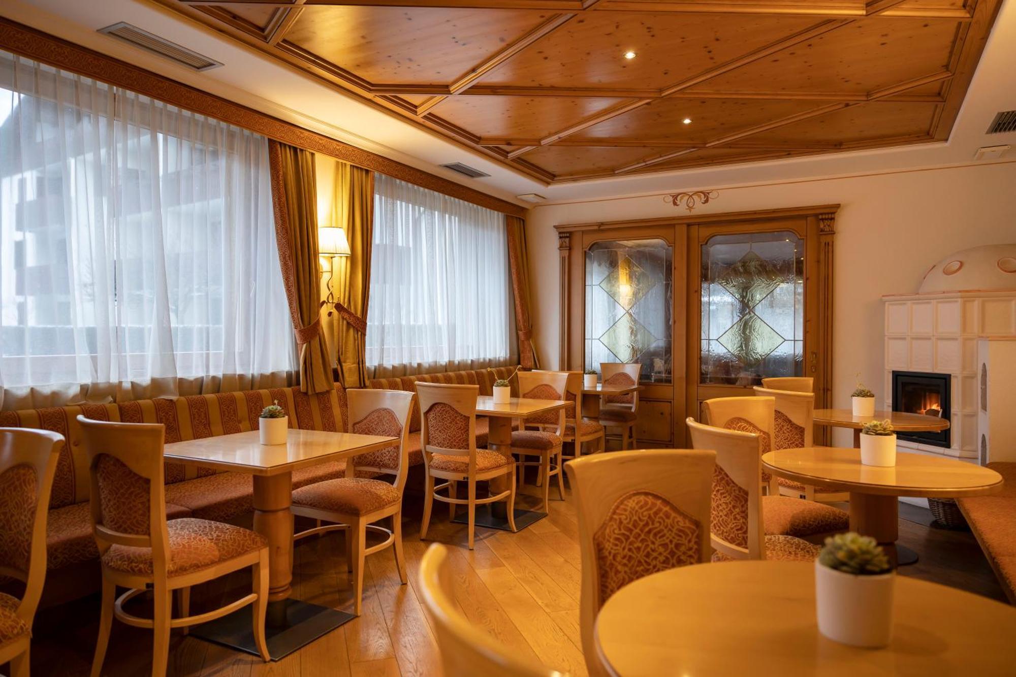 Beverly Alps Hotel & Spa ピンツォーロ エクステリア 写真