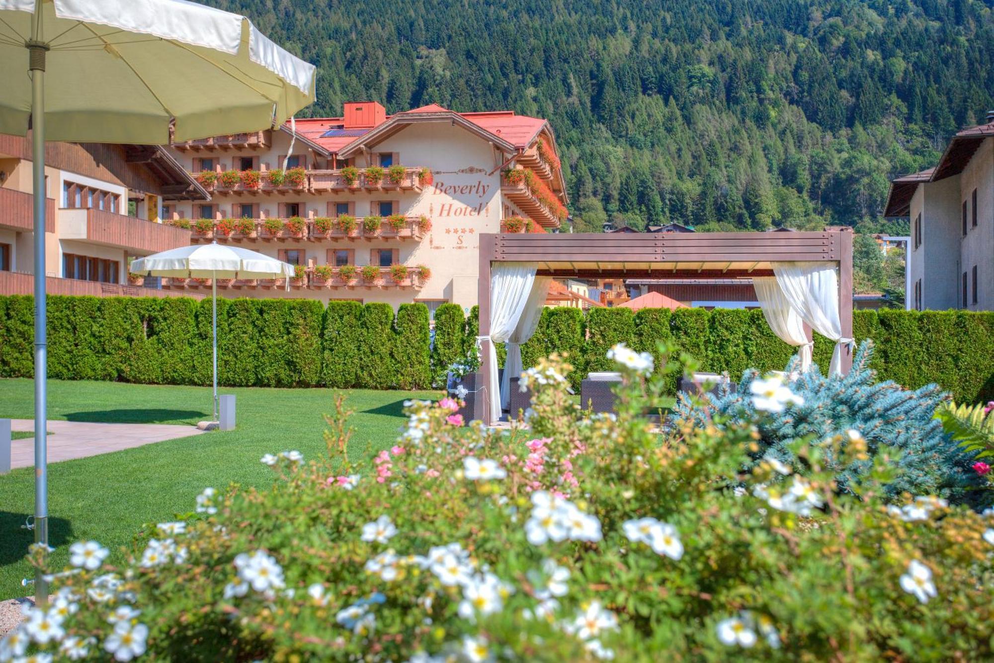 Beverly Alps Hotel & Spa ピンツォーロ エクステリア 写真