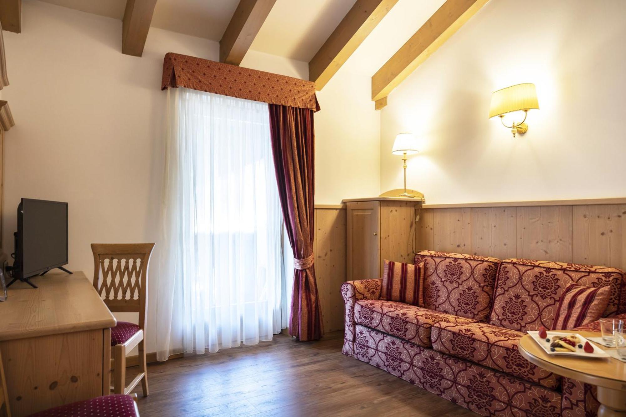 Beverly Alps Hotel & Spa ピンツォーロ エクステリア 写真