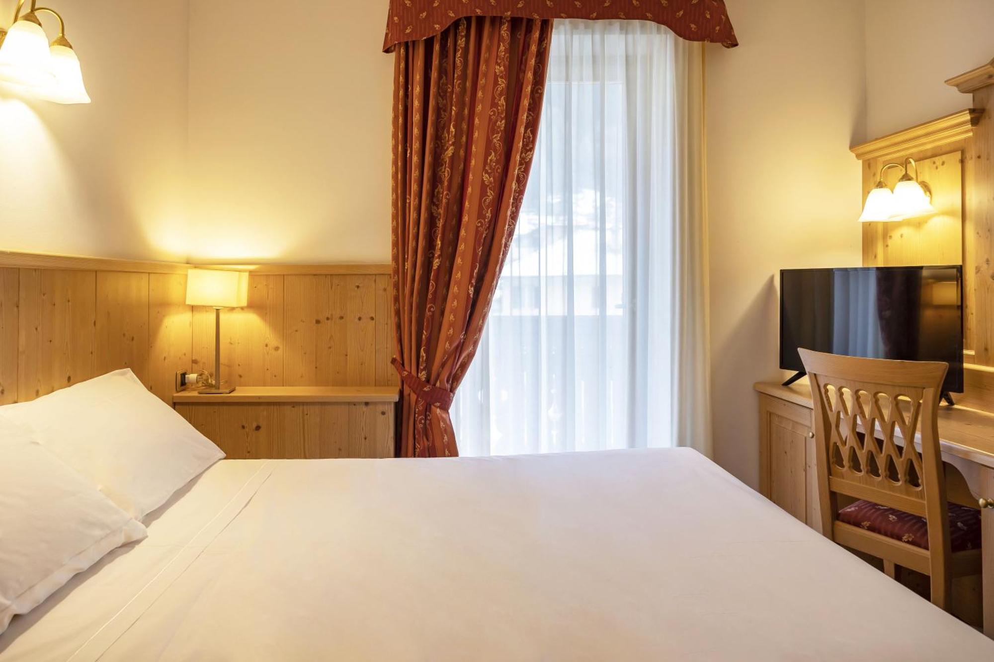 Beverly Alps Hotel & Spa ピンツォーロ 部屋 写真