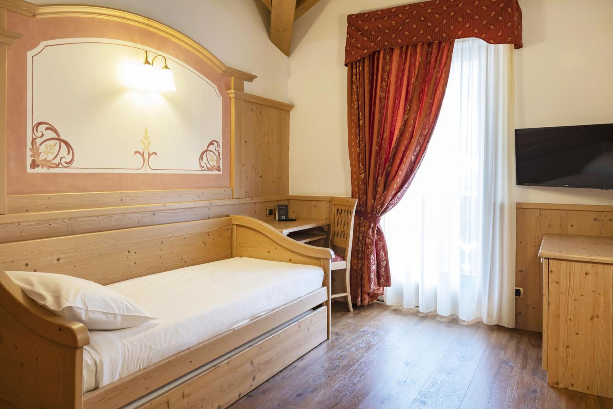Beverly Alps Hotel & Spa ピンツォーロ 部屋 写真