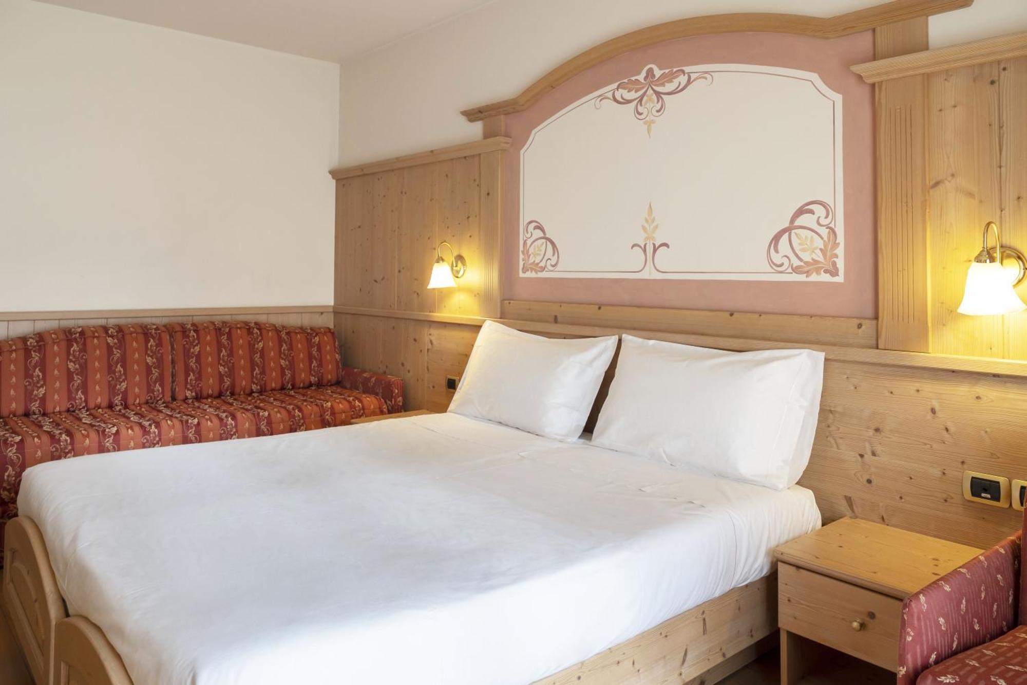 Beverly Alps Hotel & Spa ピンツォーロ エクステリア 写真